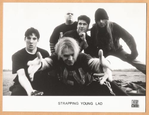 Strapping young. Strapping young lad группа. Девин Таунсенд Strapping young lad. Strapping young lad City 1997. Strapping young lad группа в молодости.
